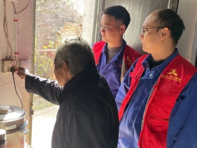 黨員志愿服務(wù)：關(guān)愛(ài)孤寡老人，共筑平安桐鄉(xiāng)
