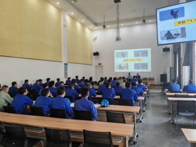 “警鐘長(zhǎng)鳴”，班組全員開(kāi)展“4.25”安全學(xué)習(xí)日